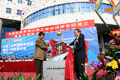 yh533388银河工程机械研究院本部设在山东济宁